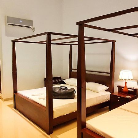 Livinya Holiday Resort Kataragama Esterno foto