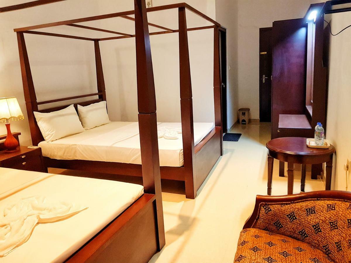 Livinya Holiday Resort Kataragama Esterno foto